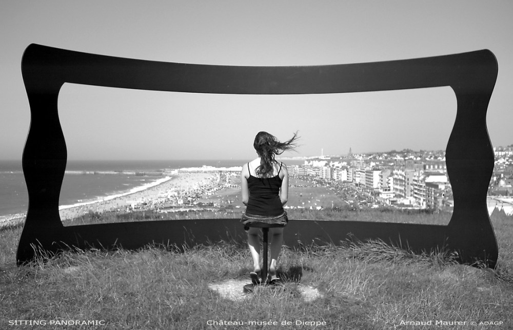 Sitting Panoramic Arnaud Maurer © ADAGP